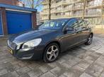 Volvo V60 1.6 T4 132kw R-Design Automaat Cruise PDC NAVI, Auto's, Stof, Gebruikt, 4 cilinders, Parkeersensor