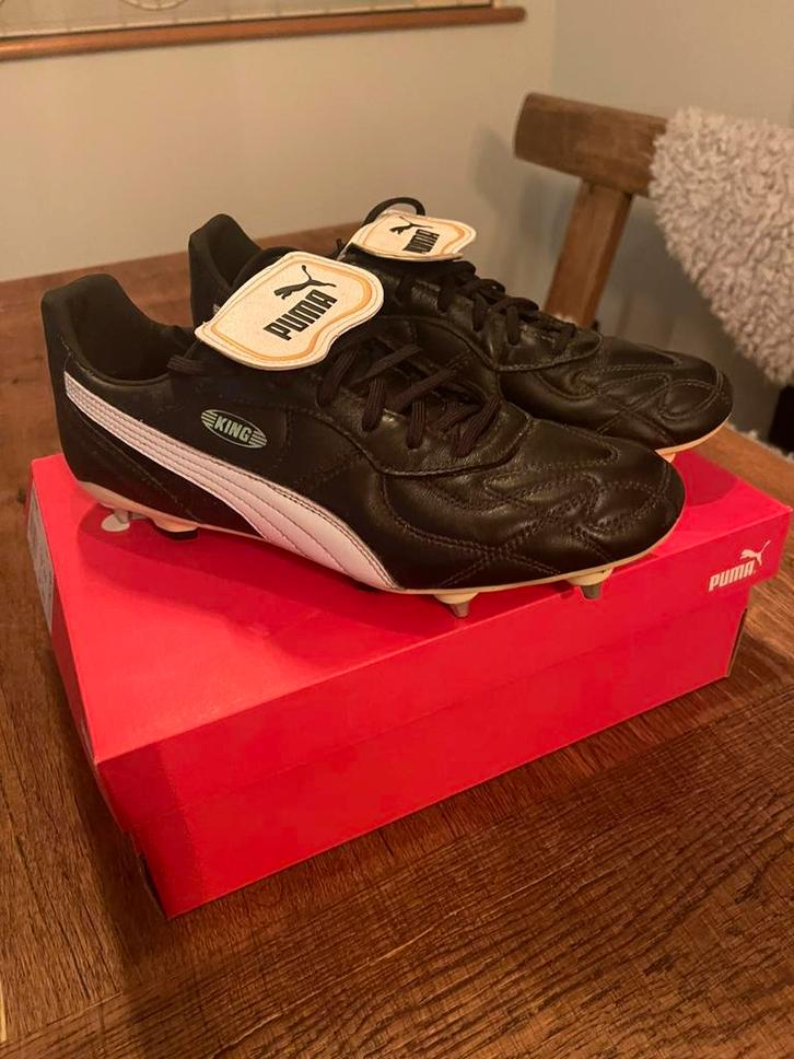 Puma ijzeren noppen, Sport en Fitness, Voetbal, Zo goed als nieuw, Schoenen, Ophalen of Verzenden