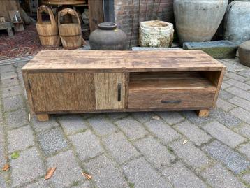 TV meubel van Old Wood beschikbaar voor biedingen