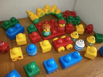 LEGO duplo/primo: rups-grondplaatje-bouwblokken-poppetjes