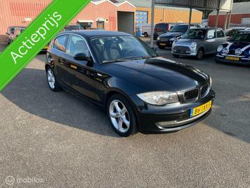 BMW 1-serie 118d Corporate Business Line | Weekaanbieding beschikbaar voor biedingen