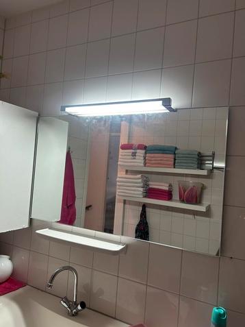 Badkamerspiegel met verlichting 105x60 nieuw in doos! beschikbaar voor biedingen