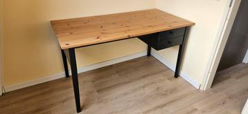 IKEA bureau met lades  beschikbaar voor biedingen