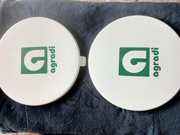 Twee zgan plastic Agradi deksels 32cm. beschikbaar voor biedingen