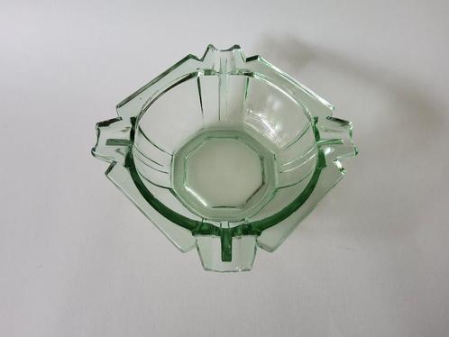 Art Deco asbak schaaltje van groen glas, Antiek en Kunst, Antiek | Glas en Kristal, Ophalen of Verzenden