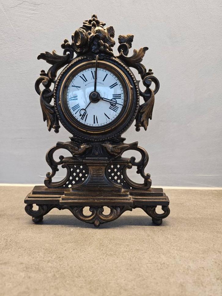 Antiek Franse slingerwekker eind 19de eeuw.Gietijzer messing, Antiek en Kunst, Antiek | Klokken, Ophalen of Verzenden