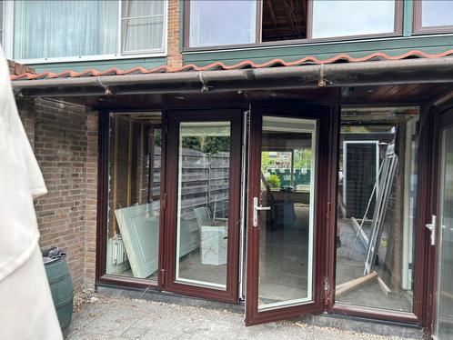 Gebruikt kunsttof kozijn met openslaande deuren, Doe-het-zelf en Verbouw, Kozijnen en Schuifpuien, Gebruikt, Deurkozijn, Kunststof