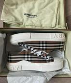 Burberry sneakers maat 40, Ophalen, Zo goed als nieuw, Beige, Sneakers of Gympen