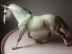 Breyer springpaard, Ophalen of Verzenden, Zo goed als nieuw, Paard, Beeldje of Figuurtje