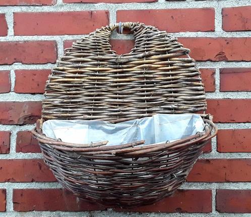 Wandhanger - bloembak - plantenbak - wilg - riet, Tuin en Terras, Bloembakken en Plantenbakken, Zo goed als nieuw, Overige materialen