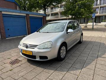 Volkswagen Golf 1.6 FSI Sportline 5drs Climate Cruise PDC beschikbaar voor biedingen