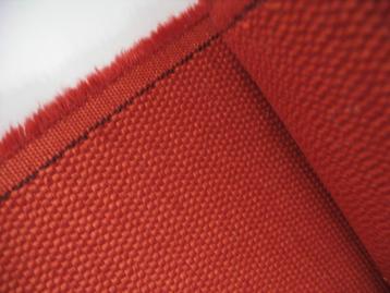 Maharam Messenger 024; bruinoranje; 8 meter meubelstof beschikbaar voor biedingen