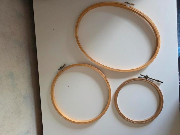 3 houten borduur ringen, Hobby en Vrije tijd, Borduren en Borduurmachines, Zo goed als nieuw, Overige typen, Ophalen