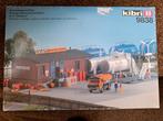 Kibri Oliehandel  (9838), Hobby en Vrije tijd, Modeltreinen | H0, Overige merken, Gebruikt, Gelijkstroom of Wisselstroom, Brug, Tunnel of Gebouw