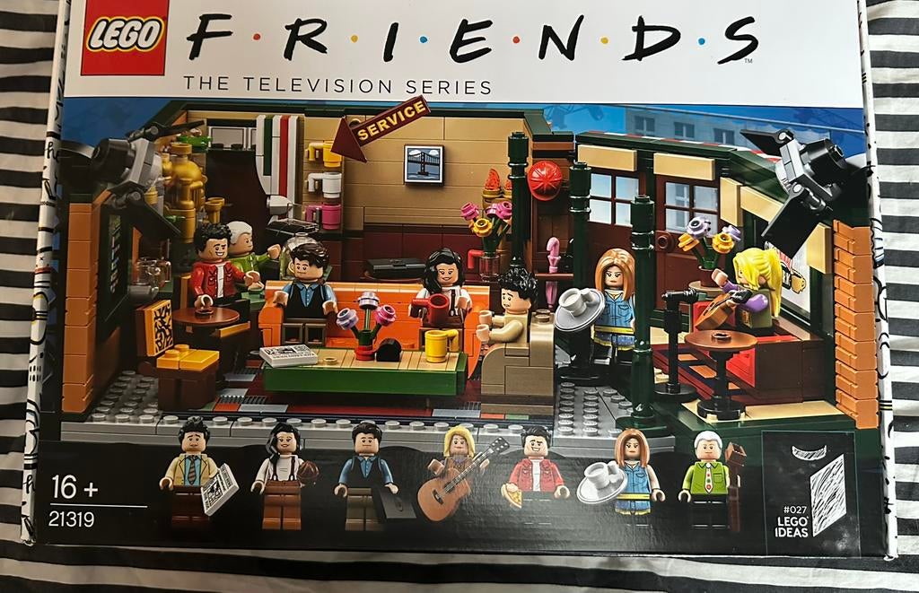 Lego 21319, Ophalen of Verzenden, Nieuw