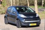 Peugeot 107 1.0-12V 5 deurs 2011 | Airco | Nwe APK |, Voorwielaandrijving, Euro 5, Gebruikt, Metallic lak