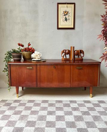 Vintage lowboard/dressoir jaren 60 beschikbaar voor biedingen