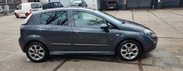 Fiat Punto 1.3 Multijet 59KW 5DR 2015 Grijs beschikbaar voor biedingen