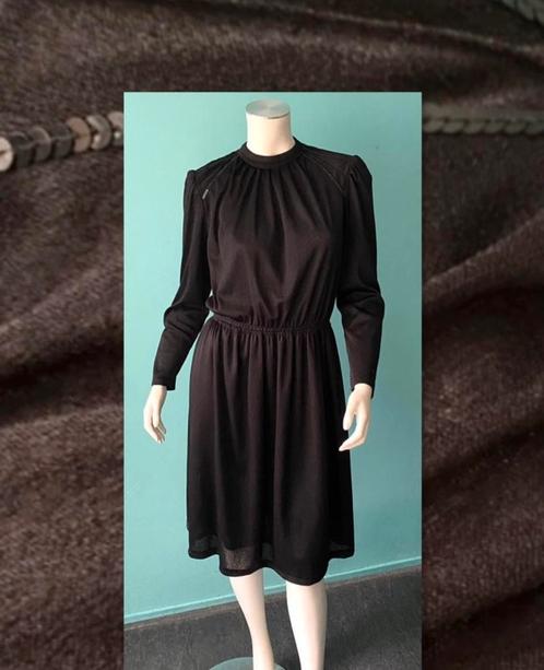 Vintage originele jaren 70 zwarte jurk maat 40, Kleding | Dames, Jurken, Gedragen, Maat 38/40 (M), Zwart, Knielengte, Verzenden