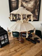 Decoratieve Balinese parasol met houten standaard – handgema, Tuin en Terras, Ophalen, Gebruikt, Minder dan 1 meter, Stokparasol