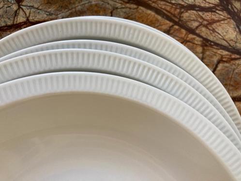 Arzberg Royal Porcelain Cannelee wit ribbel 7 diepe borden, Huis en Inrichting, Keuken | Servies, Zo goed als nieuw, Bord(en)