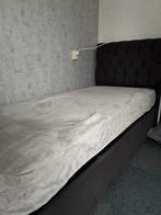 Grijze bed met een opslagruimte, Ophalen, 90 cm, Eenpersoons, Zo goed als nieuw