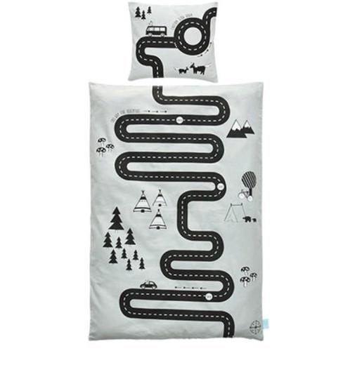 Nieuw dekbedovertrekset Adventure van OYOY 140x200cm, Kinderen en Baby's, Kinderkamer | Beddengoed, Nieuw, Dekbedovertrek, Ophalen of Verzenden