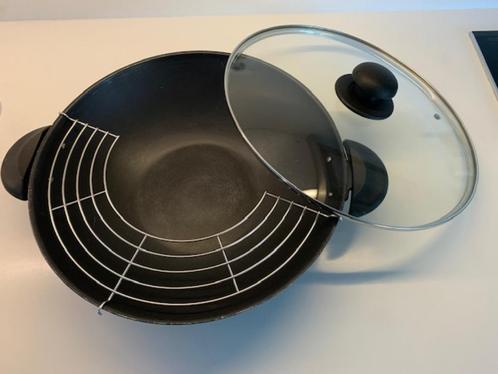 Aziatische wok, Huis en Inrichting, Keuken | Potten en Pannen, Gebruikt, Wok, Overige materialen, Ophalen of Verzenden