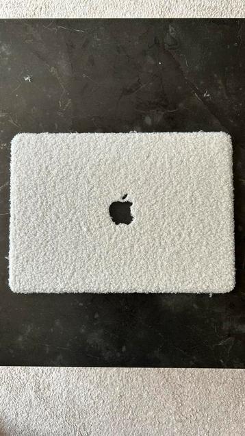 macbook case beschikbaar voor biedingen