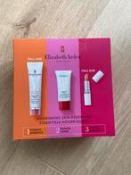 Elizabeth Arden nourishing skin essentials gift set, Ophalen of Verzenden, Nieuw, Gehele gezicht, Verzorging