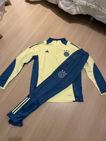 Ajax Trainingspak 2025 - 2026 Maat L beschikbaar voor biedingen