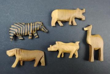 Savanne dieren houtsnijwerk souvenirs uit KENIA beschikbaar voor biedingen