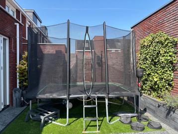 trampoline beschikbaar voor biedingen
