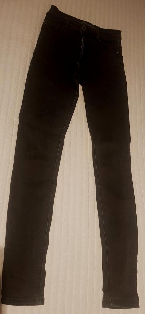 Bershka spijkerbroek maat 34 xs zwart jegging broeken broek, Kleding | Dames, Spijkerbroeken en Jeans, Zo goed als nieuw, W27 (confectie 34) of kleiner
