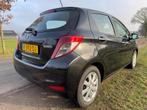Toyota Yaris 1.3 VVT-i Now Top 5 editie top onderhouden met, Euro 5, Stof, Gebruikt, Zwart