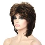 Moderne pruik kort haar in laagjes kleur 8TT124, Verzenden, Nieuw, Pruik of Haarverlenging