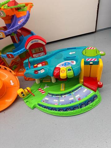 VTech Toet Toet Auto's Garage & Racebaan beschikbaar voor biedingen