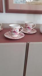 2 roze Bone China kop en schotels, Verzamelen, Ophalen of Verzenden, Zo goed als nieuw, Porselein, Kop en/of schotel