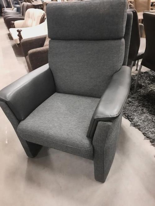 Nette stoel met stoffen en kunstleren bekleding, Huis en Inrichting, Fauteuils, Gebruikt, Ophalen