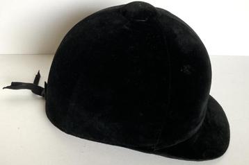 Cap voor paardrijden beschikbaar voor biedingen