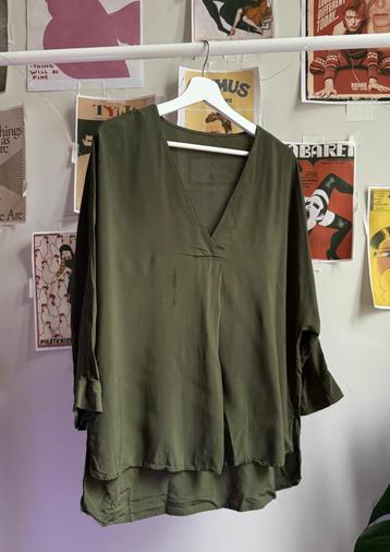 Pine Tree Green Shirt beschikbaar voor biedingen