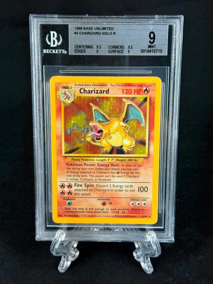 Beckett Charizard Base Set 1999 Holo #4/102, Hobby en Vrije tijd, Verzamelkaartspellen | Pokémon, Zo goed als nieuw, Ophalen of Verzenden