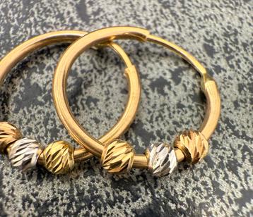 Prachtige 21 karaats gouden oorbellen 3color beschikbaar voor biedingen