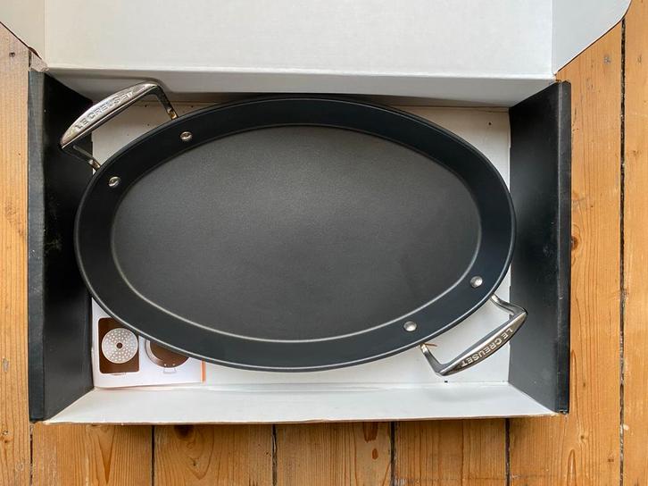 Le Creuset Vispan 40x25 cm - nieuw, Huis en Inrichting, Keuken | Potten en Pannen, Zo goed als nieuw, Koekenpan of Braadpan, Overige materialen