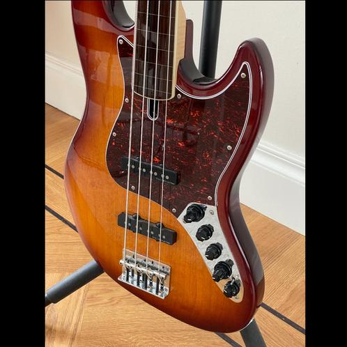 Sire Marcus Miller V7 Alder-4 Fretless 2nd Gen - Nieuwstaat, Muziek en Instrumenten, Snaarinstrumenten | Gitaren | Bas, Zo goed als nieuw