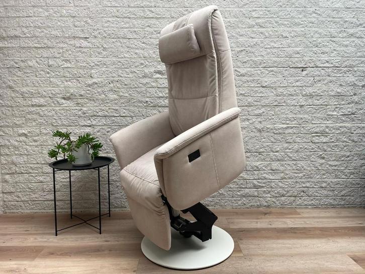 Prominent S-100 Large sta op stoel relax fauteuil ACCU stoel, Huis en Inrichting, Fauteuils, Zo goed als nieuw, Stof, 50 tot 75 cm