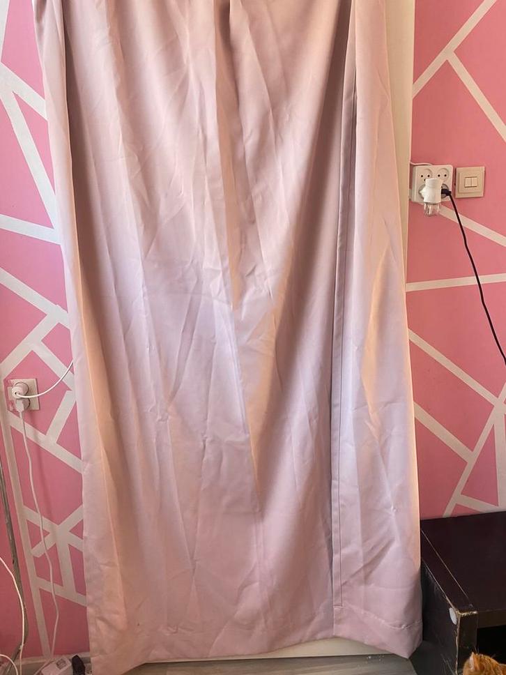 Zacht roze gordijnen, Huis en Inrichting, Stoffering | Gordijnen en Lamellen, Zo goed als nieuw, 200 cm of meer, 100 tot 150 cm