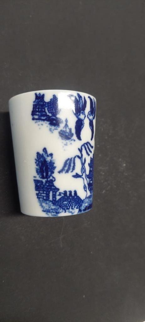 Blue Willow porcelein blauw sake kopje Chinese landschappen, Antiek en Kunst, Antiek | Keramiek en Aardewerk, Ophalen of Verzenden