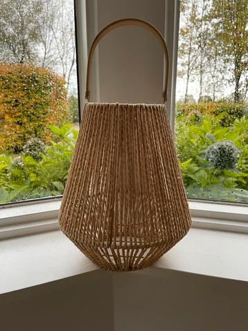 Leuke kaarsen-lamphouder beschikbaar voor biedingen