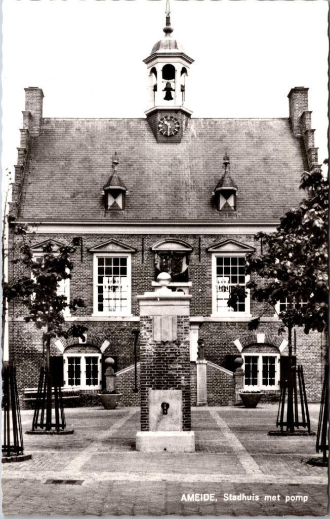 Stadhuis (met pomp) Ameide - 2 ansichtkaarten, Verzamelen, Ansichtkaarten | Nederland, Ongelopen, Utrecht, 1960 tot 1980, Verzenden